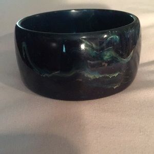 Vintage Bakelite Bangle. (Tested)